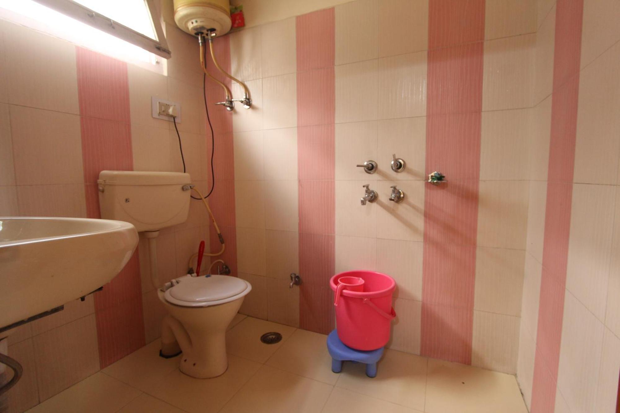 Hotel Purnima Riverside 카솔 외부 사진