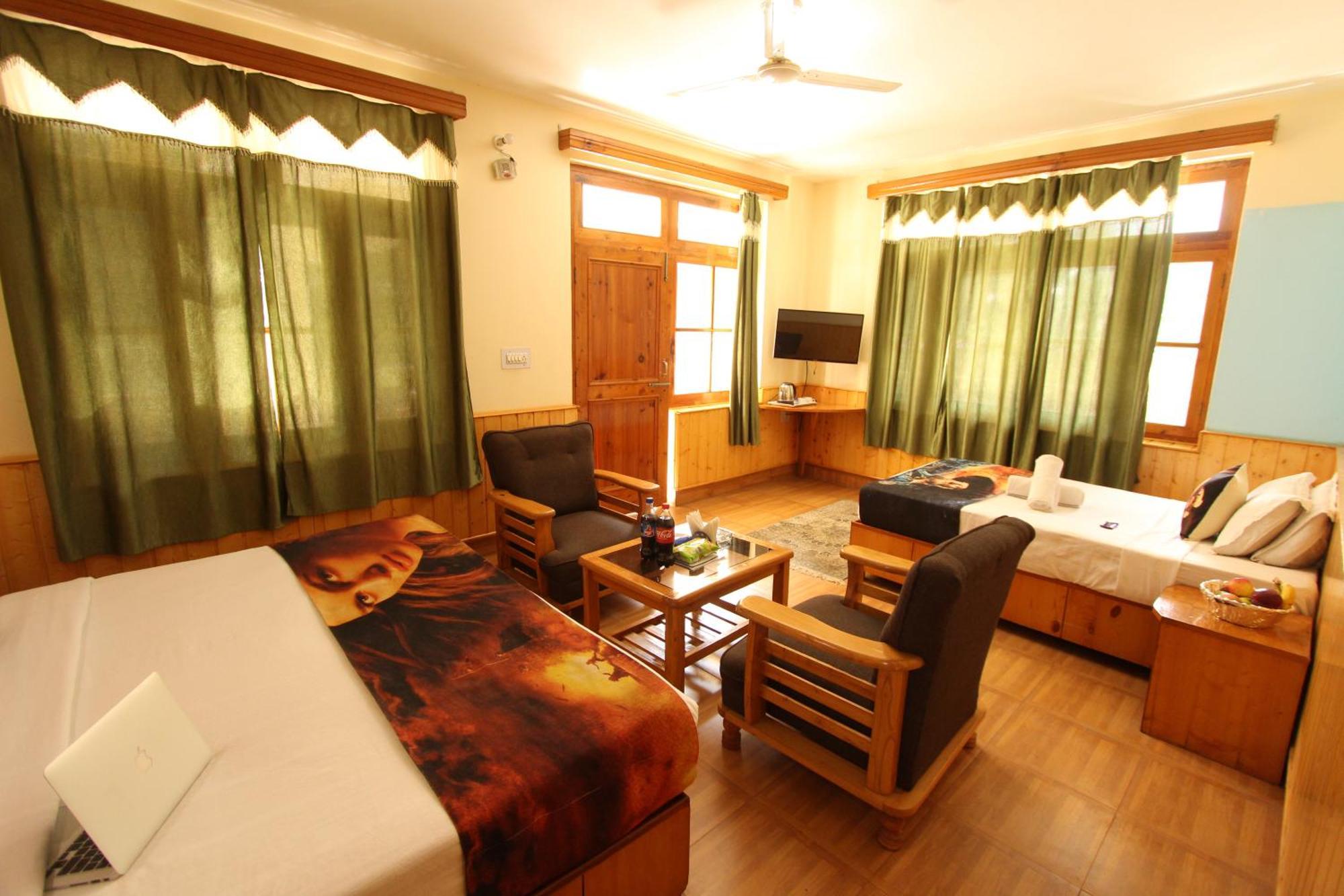 Hotel Purnima Riverside 카솔 외부 사진